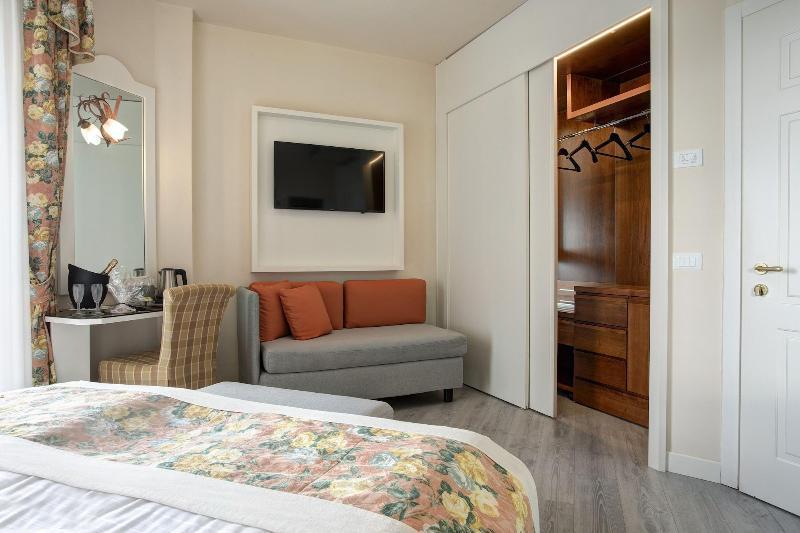 Hotel Cavalieri Palace & 4*