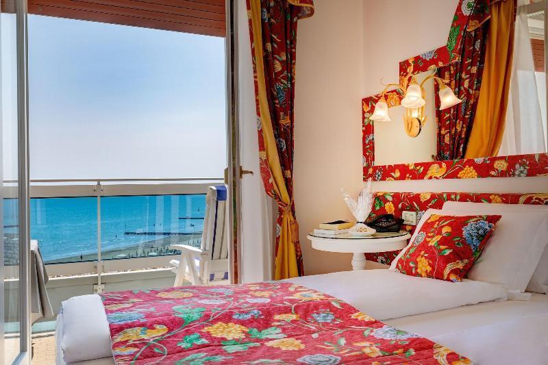 Cavalieri Palace & 4*