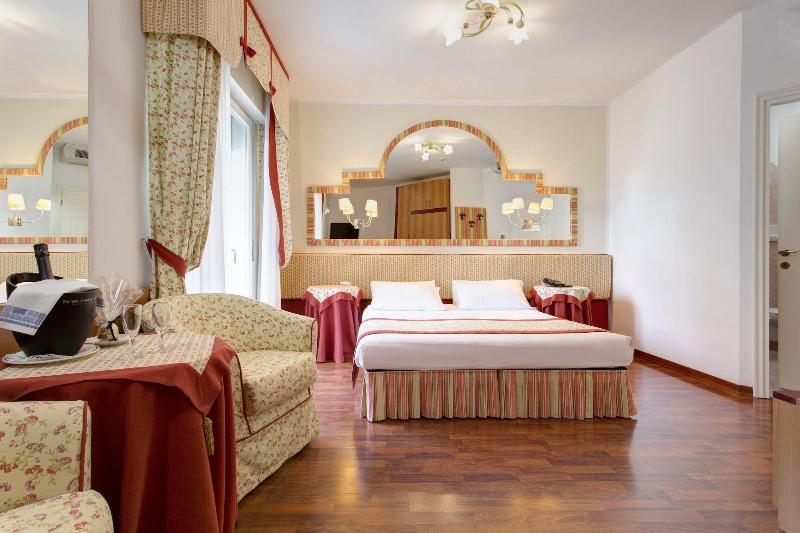 Cavalieri Palace & 4*