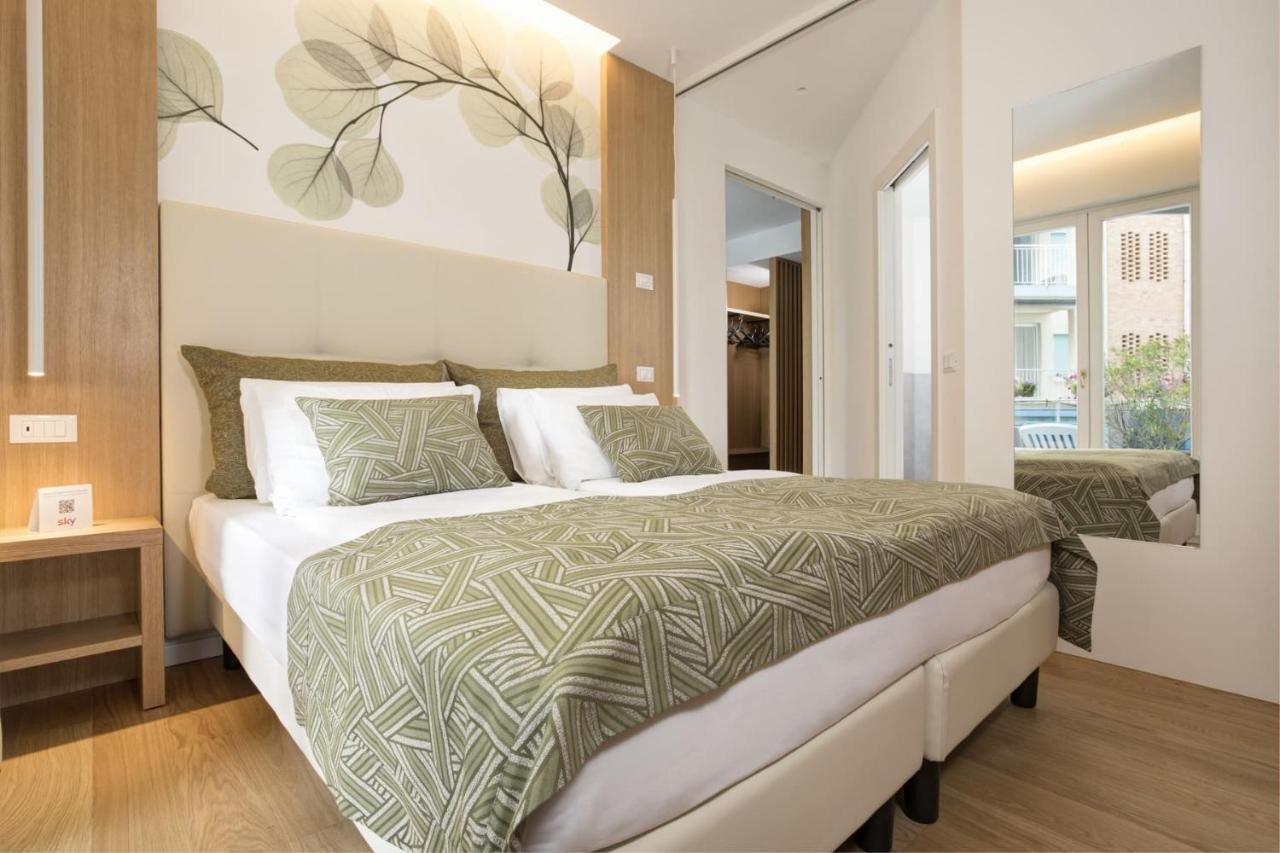 Cavalieri Palace & 4*
